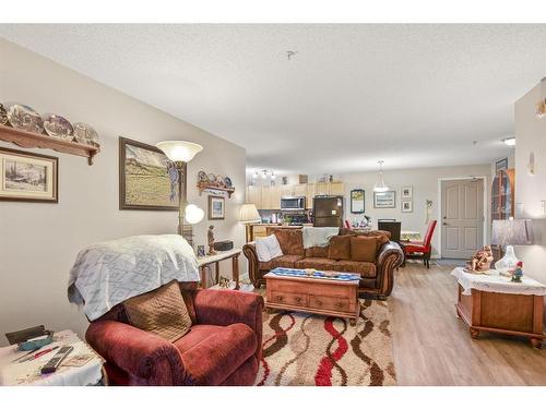 131-18 Averill Street, Red Deer, AB - Indoor Photo Showing Living Room