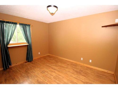 C3-35 Nash Street, Red Deer, AB - Indoor Photo Showing Other Room