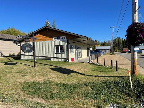 200 Center Street, Winfield, AB 