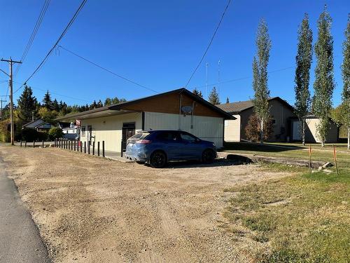 200 Center Street, Winfield, AB 