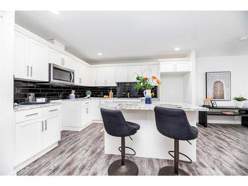 2-5135 53 Street, Lacombe, AB - Indoor Photo Showing Kitchen