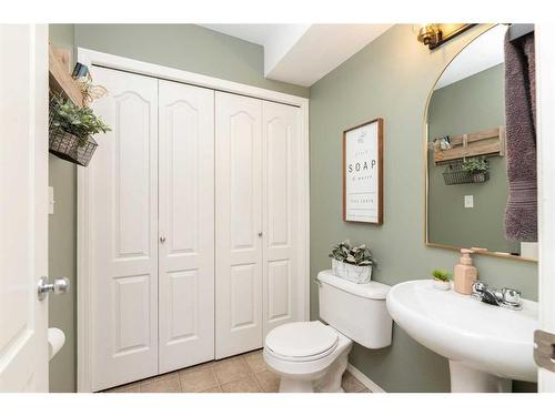 61 Arnold Close, Red Deer, AB - Indoor Photo Showing Bathroom