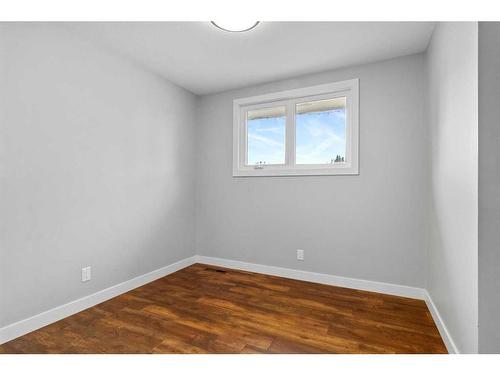 13 Otterbury Avenue, Red Deer, AB - Indoor Photo Showing Other Room