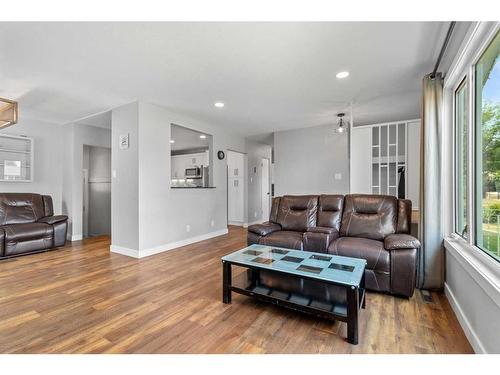 13 Otterbury Avenue, Red Deer, AB - Indoor Photo Showing Living Room