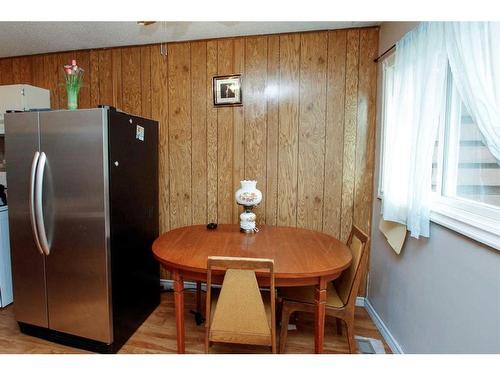 75 Overdown Drive, Red Deer, AB - Indoor Photo Showing Dining Room