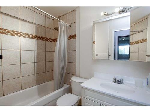 75 Overdown Drive, Red Deer, AB - Indoor Photo Showing Bathroom