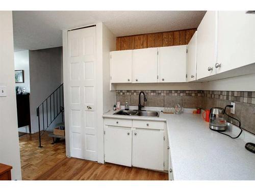 75 Overdown Drive, Red Deer, AB - Indoor Photo Showing Kitchen With Double Sink