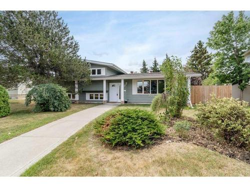 17 Ward Crescent, Red Deer, AB - Outdoor With Facade