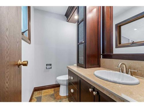 17 Ward Crescent, Red Deer, AB - Indoor Photo Showing Bathroom