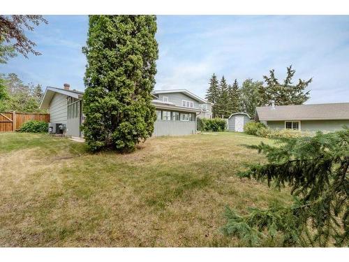 17 Ward Crescent, Red Deer, AB - Outdoor