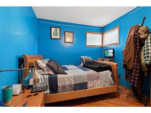 15 Duston Street, Red Deer, AB - Indoor Photo Showing Bedroom