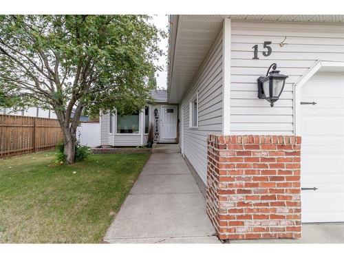 15 Duston Street, Red Deer, AB - Outdoor