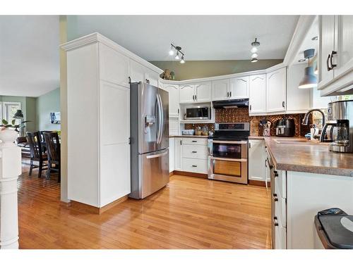 15 Duston Street, Red Deer, AB - Indoor Photo Showing Kitchen