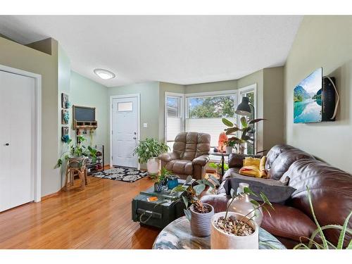 15 Duston Street, Red Deer, AB - Indoor Photo Showing Living Room