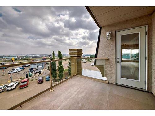 411-4425 Heritage Way, Lacombe, AB - Outdoor With Balcony With Exterior