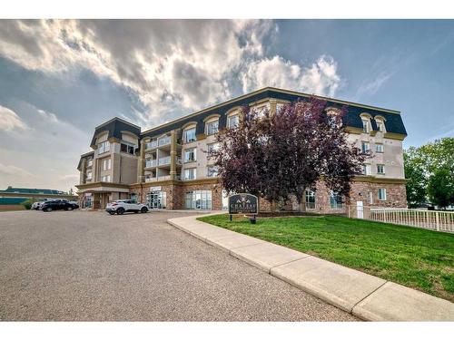 411-4425 Heritage Way, Lacombe, AB - Outdoor With Balcony