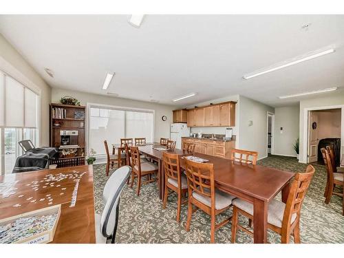 411-4425 Heritage Way, Lacombe, AB - Indoor Photo Showing Dining Room