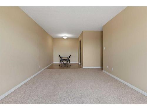 404-5418 52 Street, Camrose, AB - Indoor Photo Showing Other Room