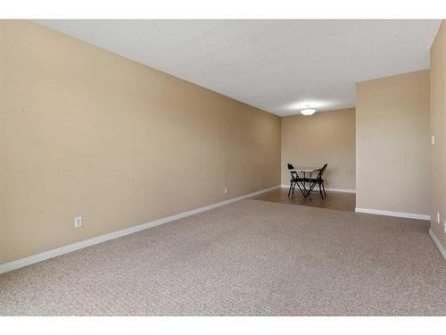 404-5418 52 Street, Camrose, AB - Indoor Photo Showing Other Room