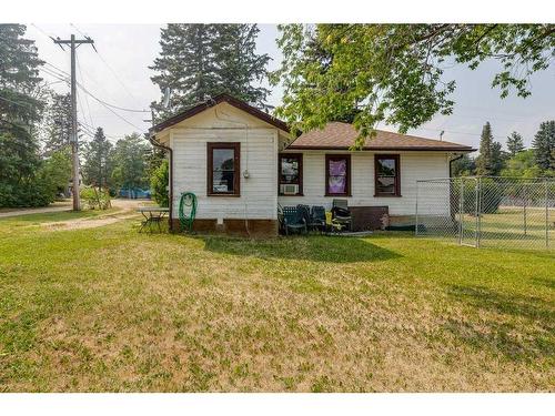 5611 51 Street, Rimbey, AB - Outdoor