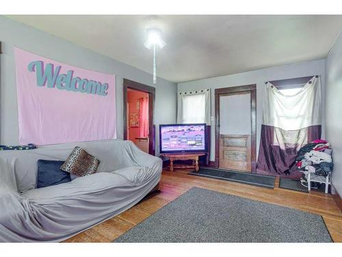 5611 51 Street, Rimbey, AB - Indoor Photo Showing Bedroom