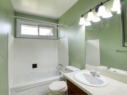 83 Barrett Drive, Red Deer, AB - Indoor Photo Showing Bathroom