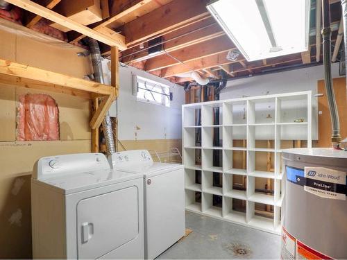 83 Barrett Drive, Red Deer, AB - Indoor Photo Showing Laundry Room