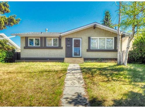 83 Barrett Drive, Red Deer, AB - Outdoor