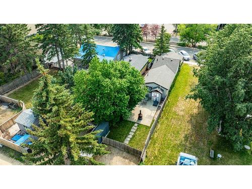 5019 46 Street, Sylvan Lake, AB - Outdoor