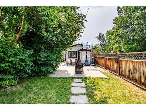 5019 46 Street, Sylvan Lake, AB - Outdoor