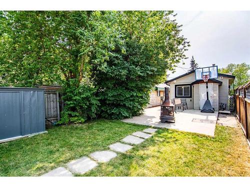 5019 46 Street, Sylvan Lake, AB - Outdoor