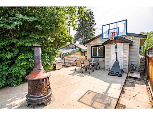 5019 46 Street, Sylvan Lake, AB - Outdoor