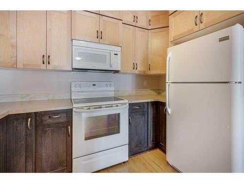 2-5414 51 Street, Rimbey, AB - Indoor Photo Showing Kitchen