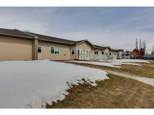 2-5414 51 Street, Rimbey, AB - Outdoor