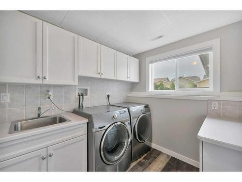 117 Ladwig Close, Red Deer, AB - Indoor Photo Showing Laundry Room