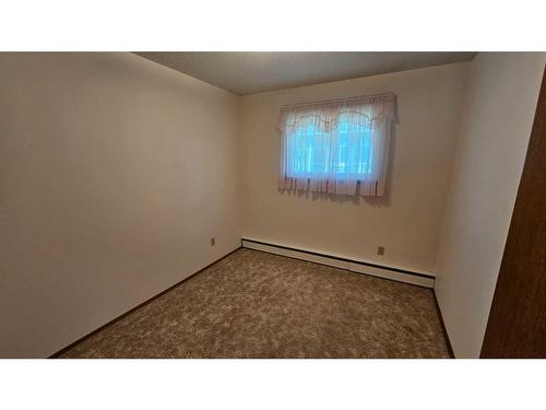 5506 50 Street, Castor, AB - Indoor Photo Showing Other Room