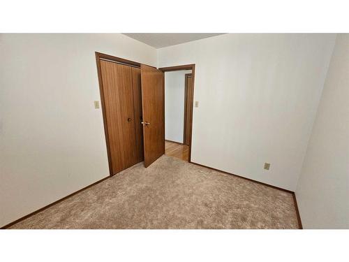 5506 50 Street, Castor, AB - Indoor Photo Showing Other Room