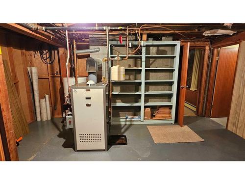 5506 50 Street, Castor, AB - Indoor Photo Showing Basement