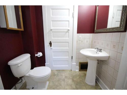 4626 49 Street, Red Deer, AB - Indoor Photo Showing Bathroom