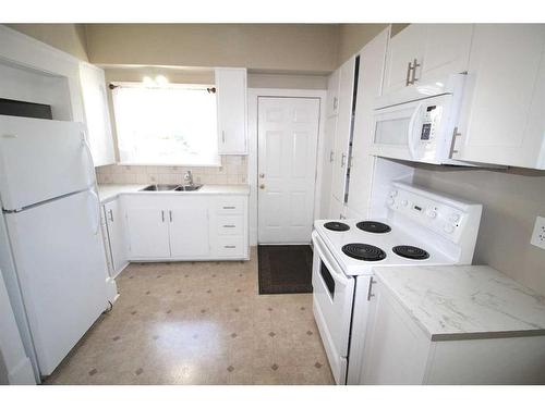 4626 49 Street, Red Deer, AB - Indoor Photo Showing Kitchen