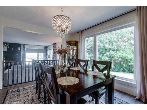 Twp Rd 384, Rural Red Deer County, AB - Indoor Photo Showing Dining Room