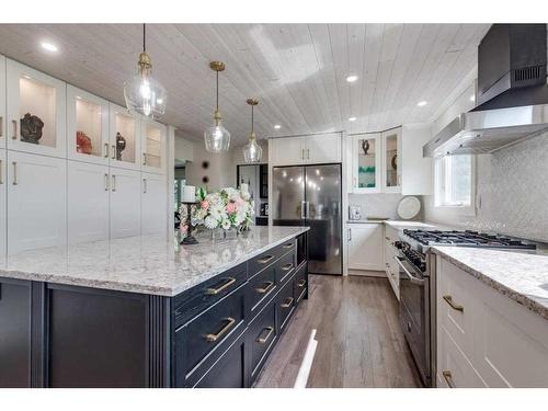 Twp Rd 384, Rural Red Deer County, AB - Indoor Photo Showing Kitchen With Upgraded Kitchen