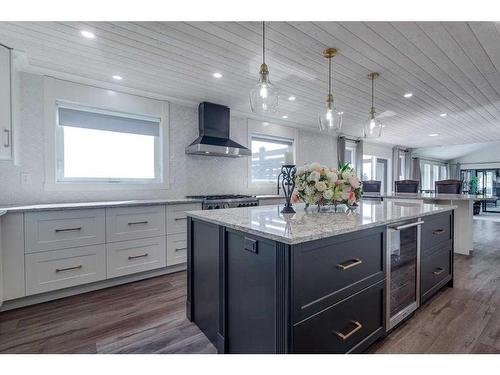 Twp Rd 384, Rural Red Deer County, AB - Indoor Photo Showing Kitchen With Upgraded Kitchen