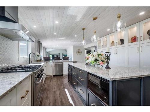 Twp Rd 384, Rural Red Deer County, AB - Indoor Photo Showing Kitchen With Upgraded Kitchen