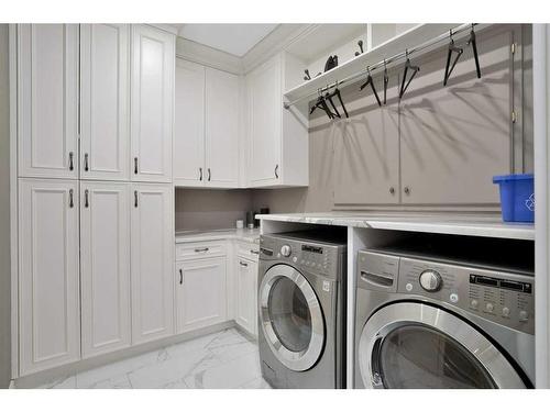 6 Atter Close, Red Deer, AB - Indoor Photo Showing Laundry Room