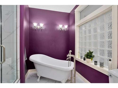 6 Atter Close, Red Deer, AB - Indoor Photo Showing Bathroom