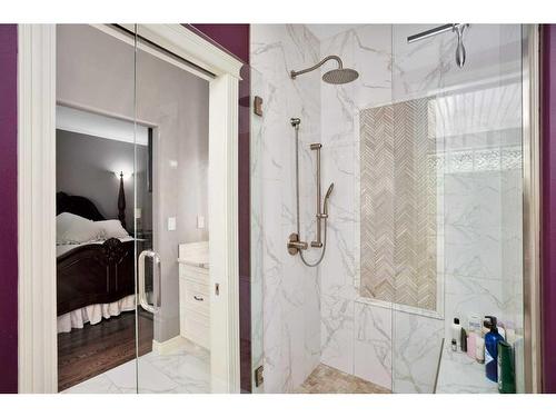 6 Atter Close, Red Deer, AB - Indoor Photo Showing Bathroom