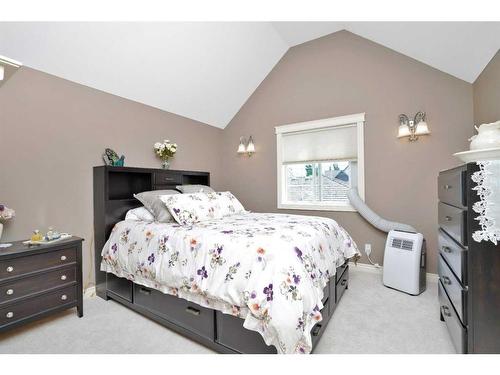 6 Atter Close, Red Deer, AB - Indoor Photo Showing Bedroom