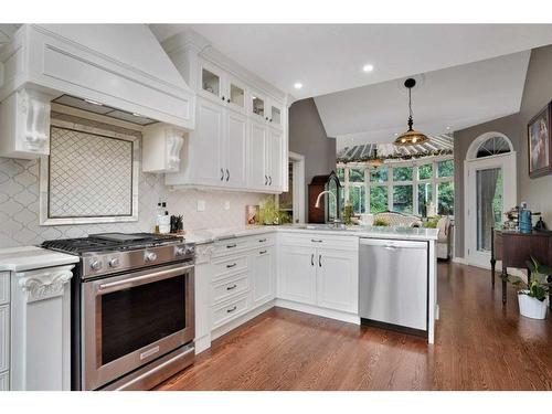 6 Atter Close, Red Deer, AB - Indoor Photo Showing Kitchen