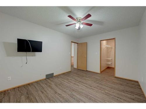 25-2821 Botterill Crescent, Red Deer, AB - Indoor Photo Showing Other Room